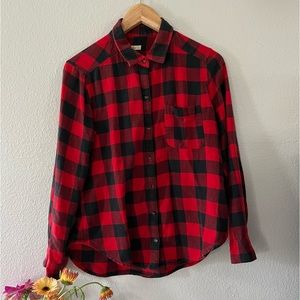 Hollister Buffalo Plaid Red and Black Button Down Shirt Size Medium